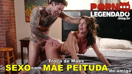 Mãe peituda gostosa se envolve com o melhor amigo do filho